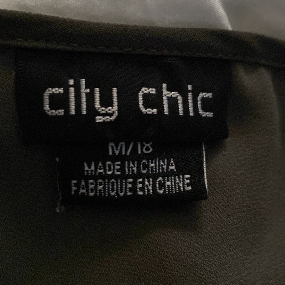 Sexy V neck Zip tank - Picture 3 of 4